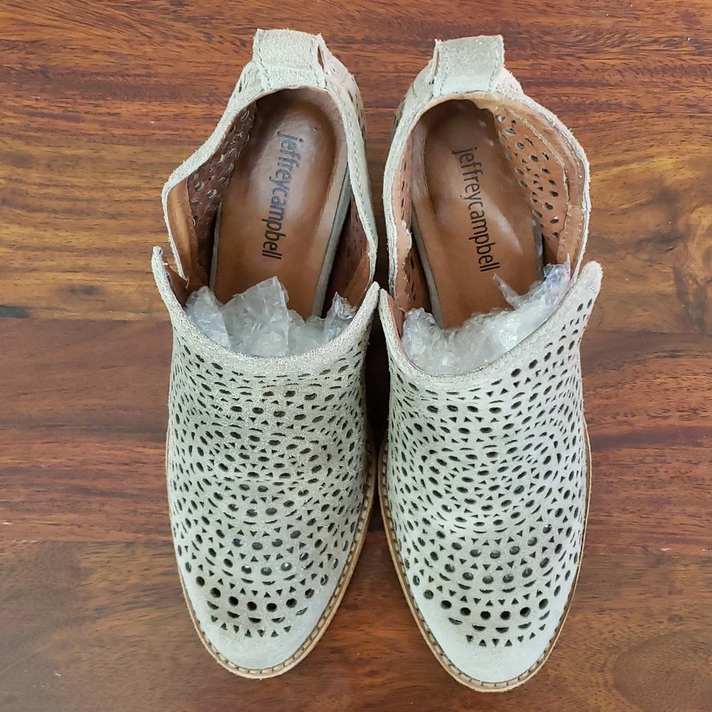 JEFFREY CAMPBELL Rosalee Suede Ankle Booties Taupe Greige Almond Toe Size 7.5 - Picture 10 of 15